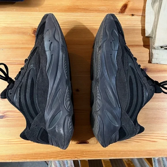 Adidas Yeezy boost 700 - Picture 2 of 7